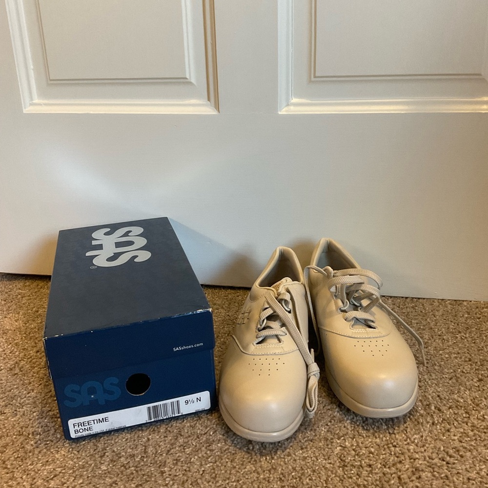 SAS Freetime Bone Leather Comfort Shoes brand new womens size 9 1/2 narrow width